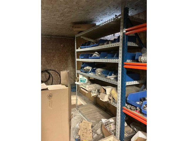 Legbordstelling met inhoud - afbeelding 17 van  18