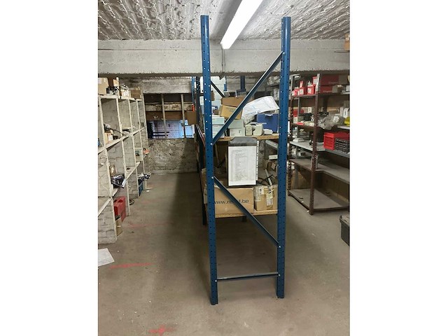 Legbordstelling met inhoud - afbeelding 15 van  21