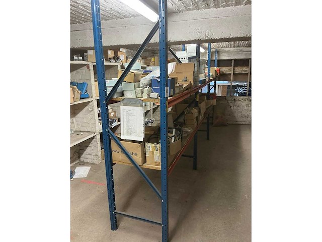 Legbordstelling met inhoud - afbeelding 16 van  21