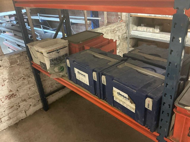 Legbordstelling met inhoud - afbeelding 18 van  21