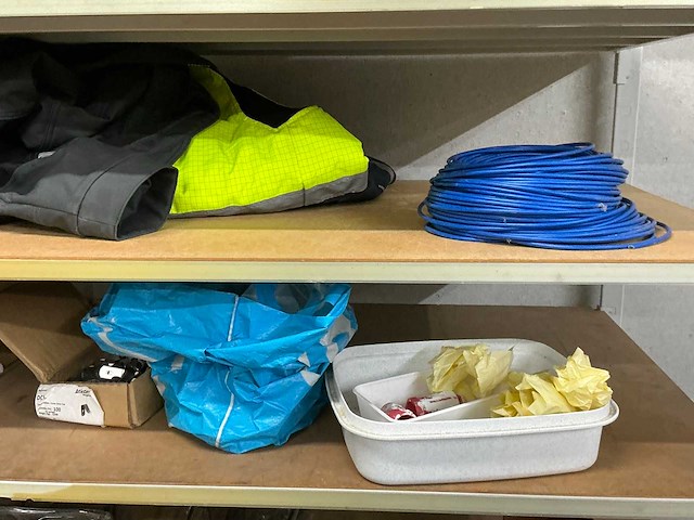 Legbordstelling met inhoud - afbeelding 6 van  10