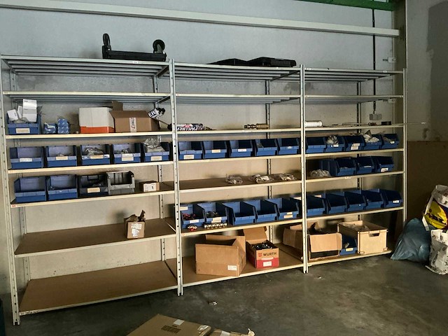 Legbordstelling met inhoud - afbeelding 1 van  11