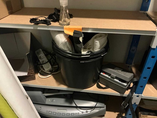 Legbordstelling met inhoud - afbeelding 3 van  20