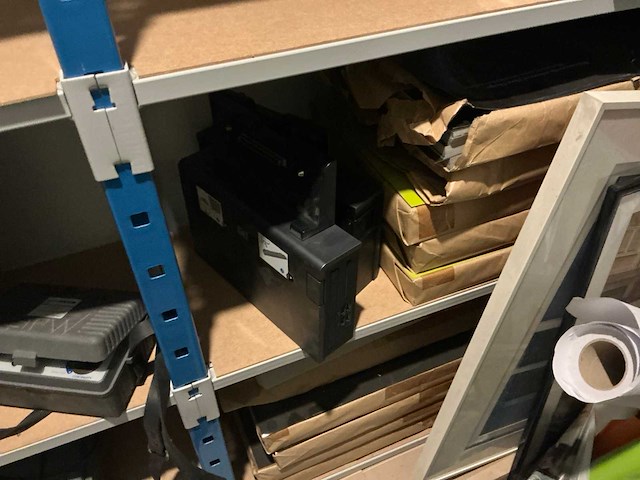 Legbordstelling met inhoud - afbeelding 4 van  20