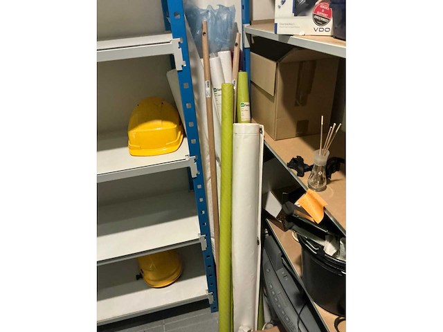 Legbordstelling met inhoud - afbeelding 9 van  20