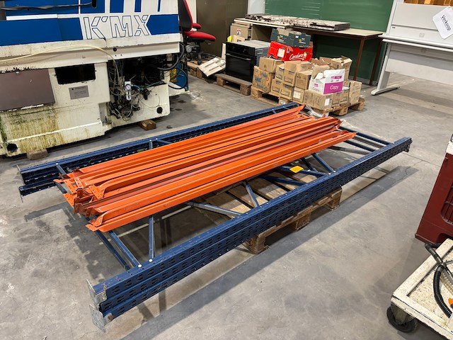 Legborgstelling 3x staanders (1m20 breed, 2m50 hoog), 16x liggers (2m) - afbeelding 1 van  3