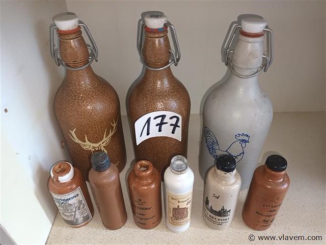 Lege aardewerkflessen. 9 stuks - afbeelding 1 van  3
