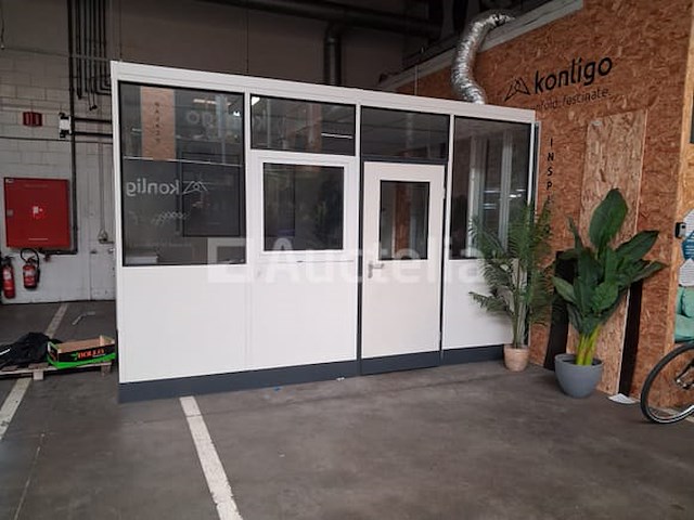 Lege box-achtige bureau - afbeelding 1 van  2