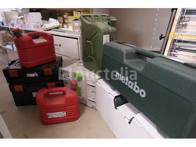 Lege dozen en containers - afbeelding 7 van  9