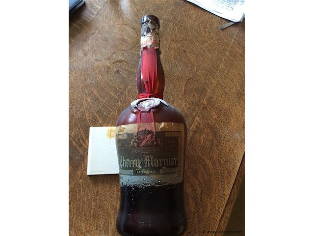 Lege fles grand marnier - afbeelding 1 van  2