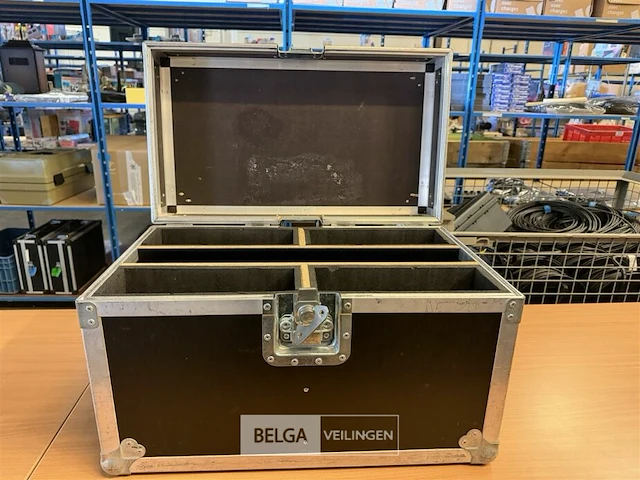 Lege flightcase tri-par - afbeelding 1 van  7