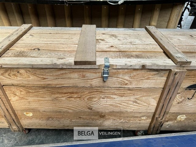 Lege houten kist op wielen l 202cm - afbeelding 2 van  4