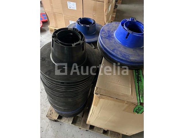 Lege spoelen - afbeelding 1 van  1