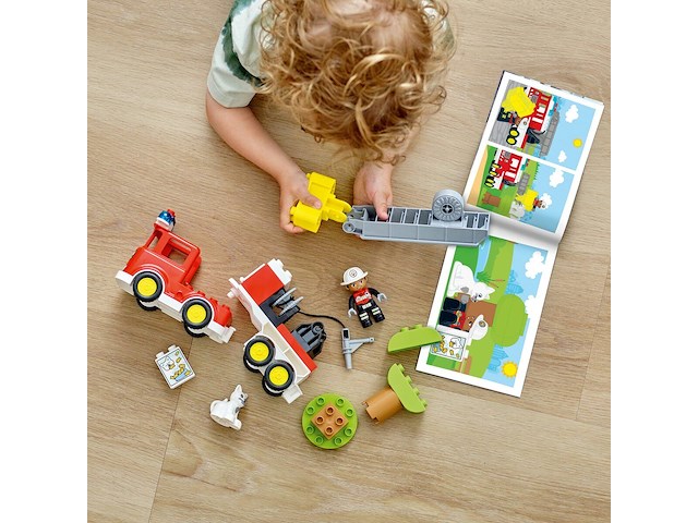 Lego duplo town brandweerauto - afbeelding 4 van  4