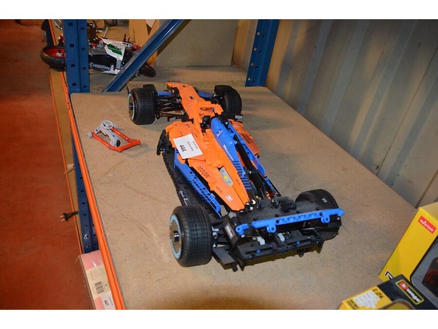 Lego f1 auto, lego motor - afbeelding 7 van  9