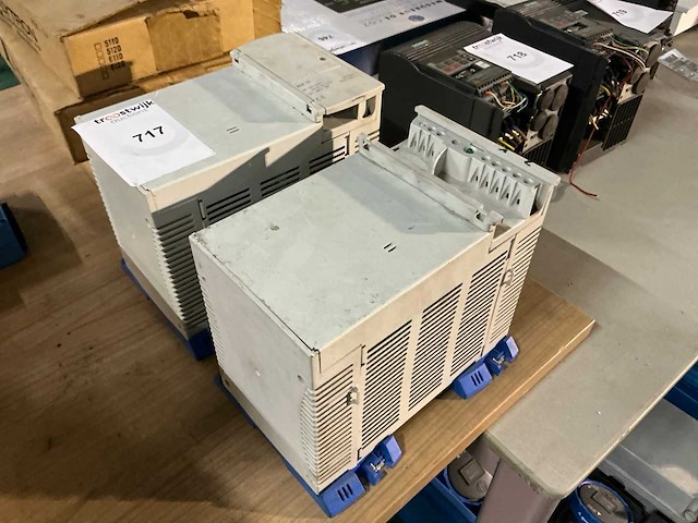 Legrand 468 52 power supply (2x) - afbeelding 1 van  4