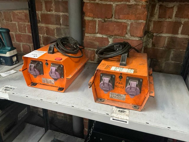 Legrand veiligheidstransformator 230v - 24v - afbeelding 1 van  7