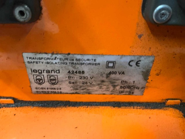 Legrand veiligheidstransformator 230v - 24v - afbeelding 6 van  7