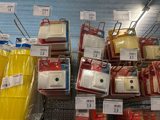 Legrand/d-line lijsten, supports en pvc hoekelmenten - afbeelding 10 van  10