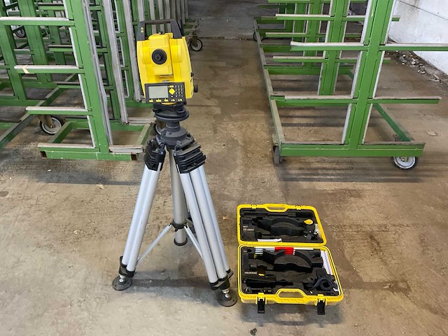 Leica builder 509 bouwlaser - afbeelding 1 van  4