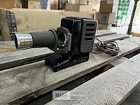 Leitz bakelit diaprojector - afbeelding 2 van  5