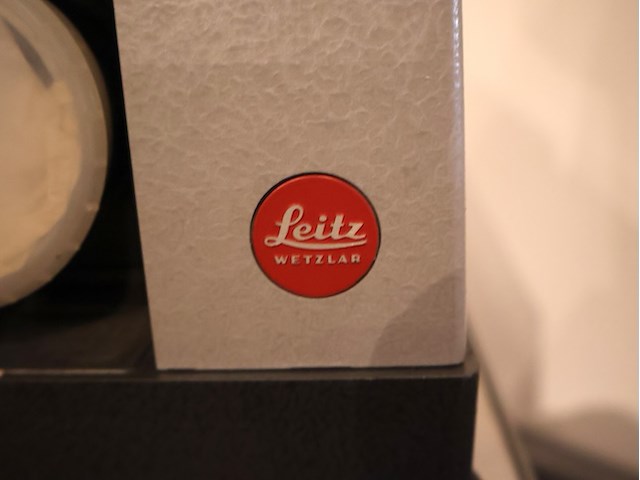 Leitz diaprojector & scherm - afbeelding 3 van  8