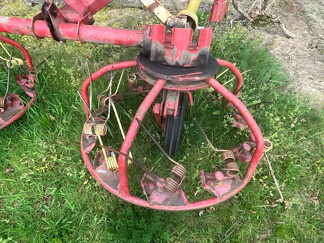 Lely - roterende hooikeerder/schudder (2-rotor) - hooikeerder/schudder - afbeelding 4 van  6