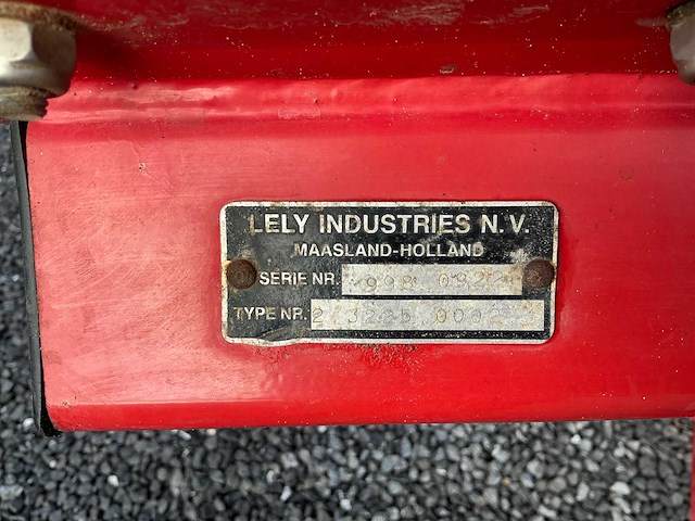 Lely superlarge 23225 akker- en graslandbemester - afbeelding 4 van  12