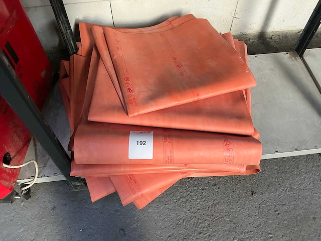 Lemp partij isolatiematten voor elektrische veiligheid - afbeelding 2 van  3