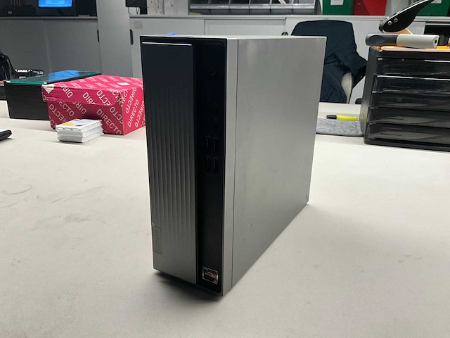 Lenovo 90mv desktopcomputer - afbeelding 1 van  6