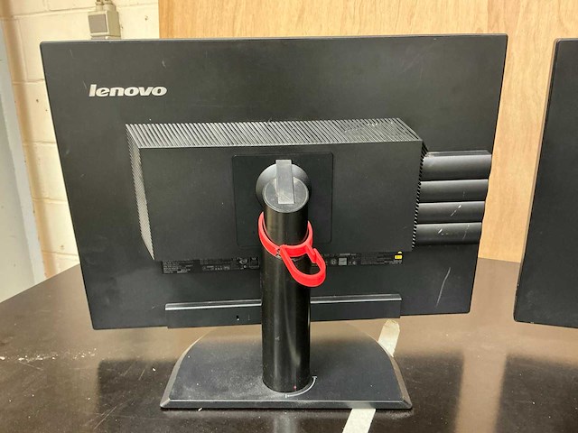 Lenovo lt2323zwc monitor (4x) - afbeelding 9 van  12