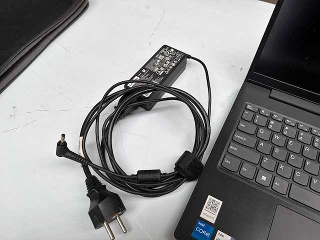 Lenovo v15 g4 iah laptop met laptoptas - afbeelding 4 van  8