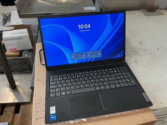 Lenovo v15 g4 laptop - afbeelding 1 van  6