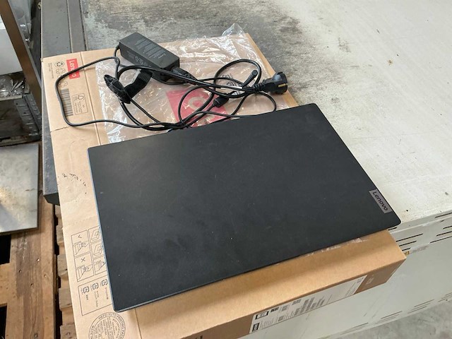 Lenovo v15 g4 laptop - afbeelding 2 van  6