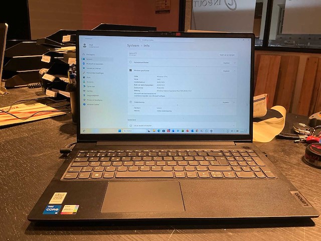 Lenovo v15 laptop - afbeelding 2 van  7