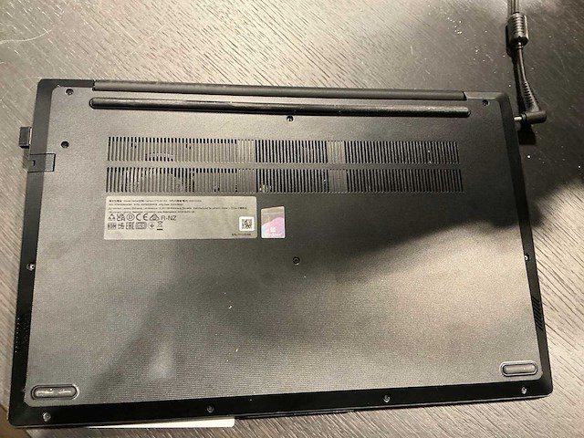 Lenovo v15 laptop - afbeelding 6 van  7