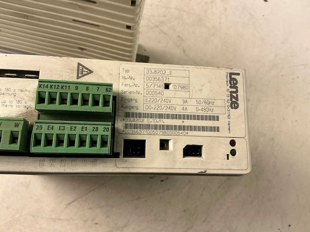 Lenze 33.8202 frequentieregelaar (3x) - afbeelding 4 van  5