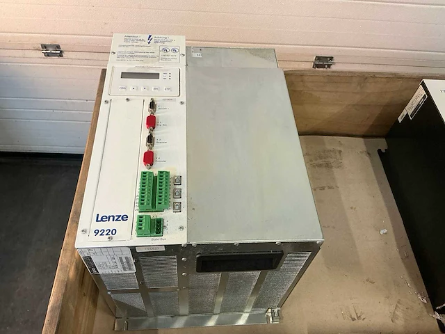Lenze 33.9228 e frequentieregelaar - afbeelding 1 van  5