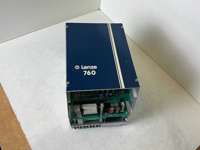 Lenze 760 762f4 frequentieregelaar - afbeelding 2 van  6