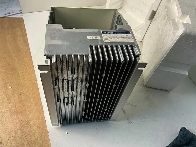 Lenze 762 f2 frequentieregelaar - afbeelding 5 van  6
