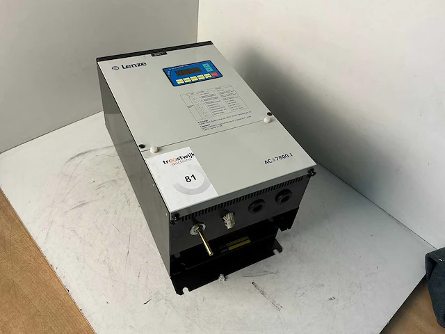Lenze 7811.2 frequentieregelaar - afbeelding 1 van  5