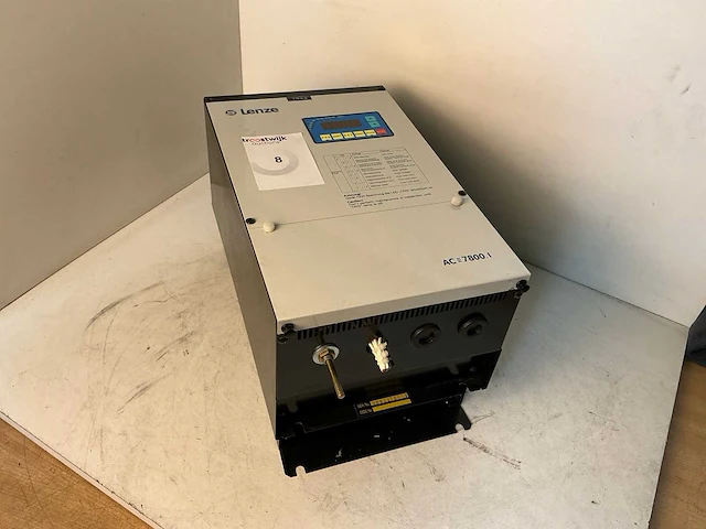 Lenze 7811.2 frequentieregelaar - afbeelding 1 van  5