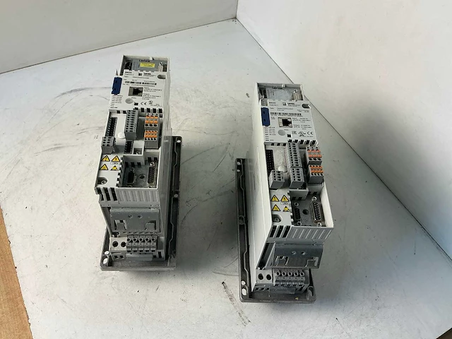 Lenze 8400 topline c frequentieregelaar - afbeelding 2 van  4