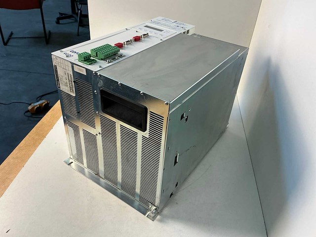 Lenze 9220 33.9228 e frequentieregelaar - afbeelding 5 van  7