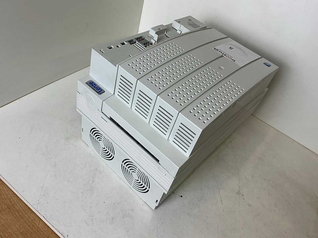 Lenze e82ev223k4b201 frequentieregelaar - afbeelding 5 van  7