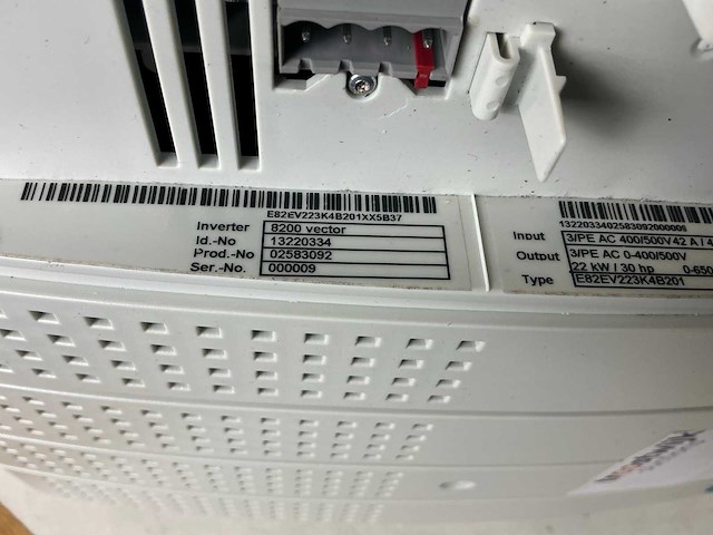 Lenze e82ev223k4b201 frequentieregelaar - afbeelding 7 van  7