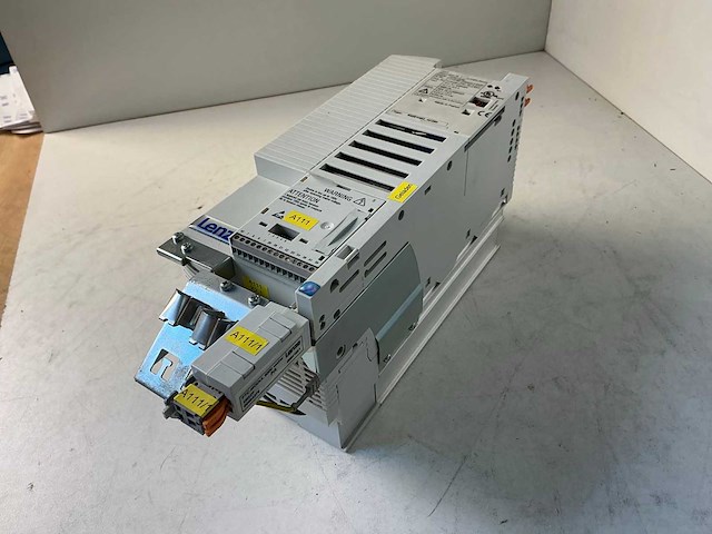 Lenze e82ev302_4c200 frequentieregelaar - afbeelding 4 van  5