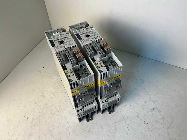 Lenze e84avtce frequentieregelaar (2x) - afbeelding 1 van  5