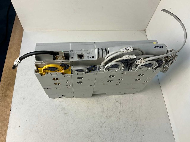 Lenze e94ashe0044 single drive highline frequentieregelaar - afbeelding 2 van  7