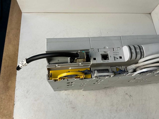 Lenze e94ashe0044 single drive highline frequentieregelaar - afbeelding 4 van  7